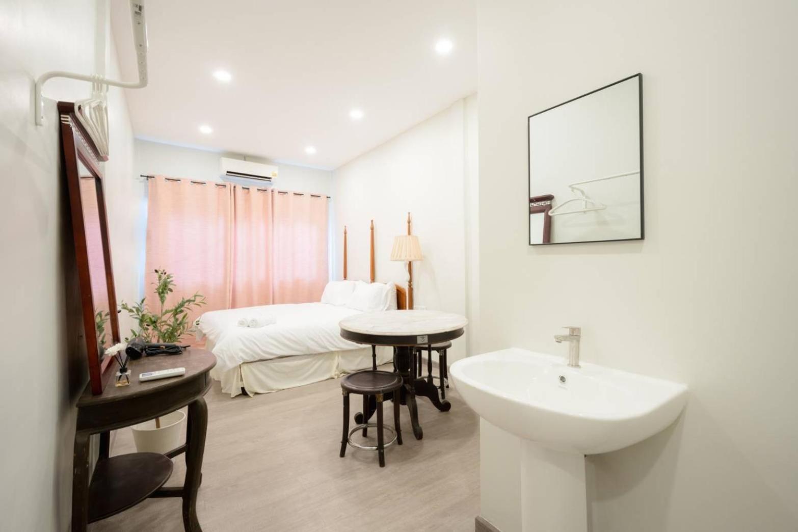 Hidden Dragon X Yaowarat Road Apartment Bangkok Exterior foto